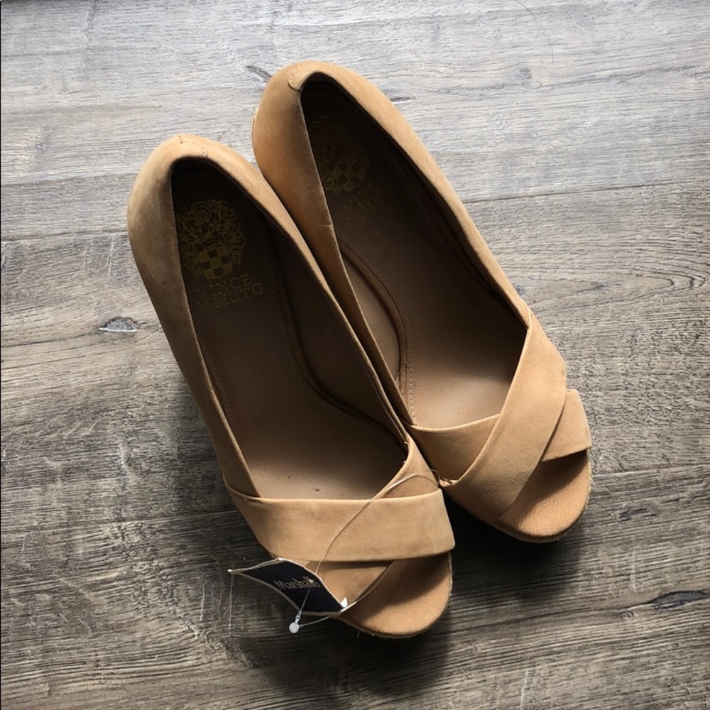 NWT Vince Camuto Suede Espadrille Wedges Size 9